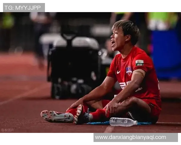 孙兴慜赛场小动作引发争议 球迷热议其不当行为是否影响比赛公正